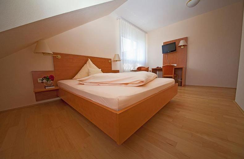 Hotel & Restaurant Krone Вальдброн Экстерьер фото